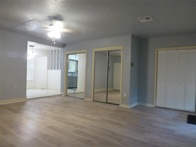 Building Photo - 1708 Raven Dr