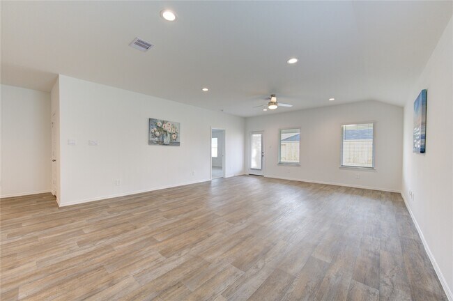 Building Photo - 2913 Misty Elm Ln