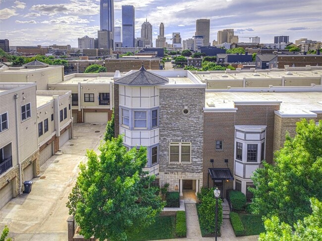 Building Photo - 209 N Geary Ave