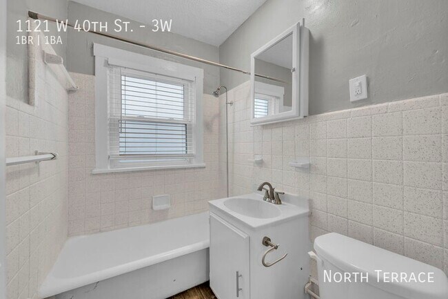 Building Photo - 1121 W 40th St
