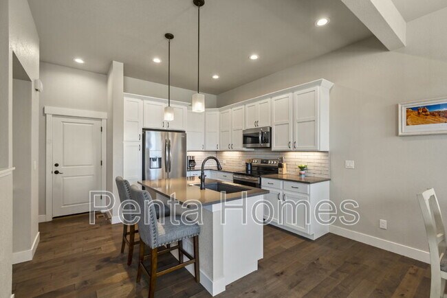 Building Photo - 1708 W 50th St
