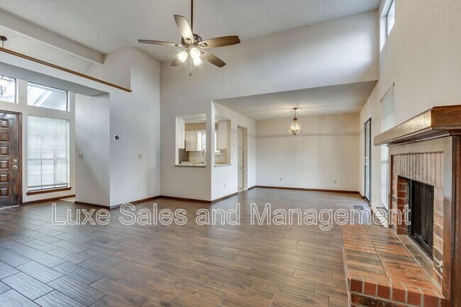 Building Photo - 7713 Doris Dr