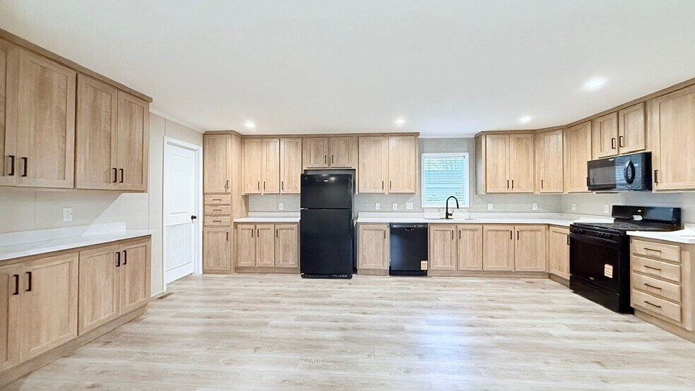 Building Photo - 29647 Erie Ct