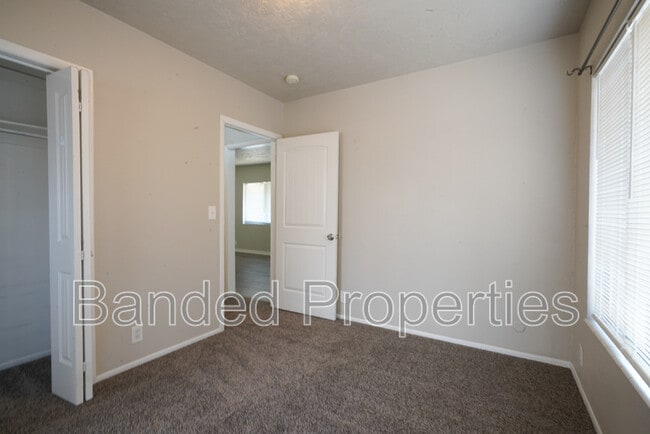 Building Photo - 276 W 700 N