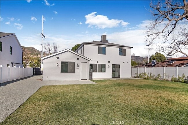 Building Photo - 13461 Bradley Ave