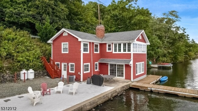 Building Photo - 206 Lakeside Rd