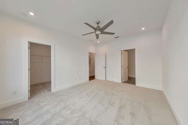 Building Photo - 515 Motivation Cir NW