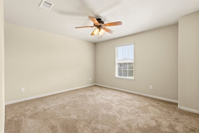 Building Photo - 6131 Carpenters Cove Ln