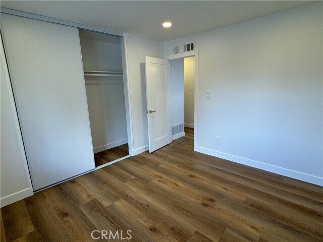 Building Photo - 213 N Royal Pl
