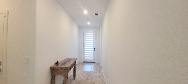 Building Photo - Gorgeous New Lennar Home - Lots of Upgrades - Solar- Must See