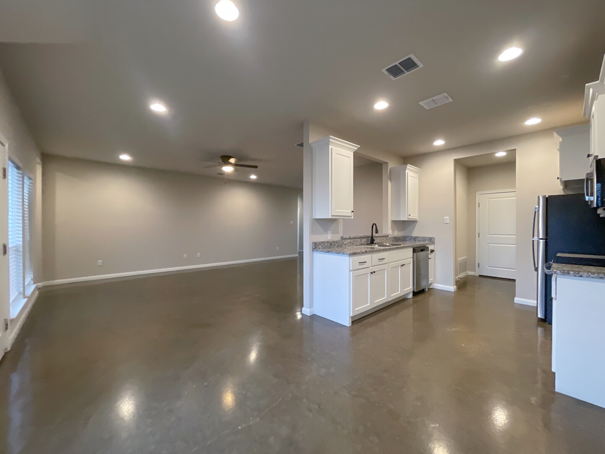 Building Photo - 108 W Windmill Way