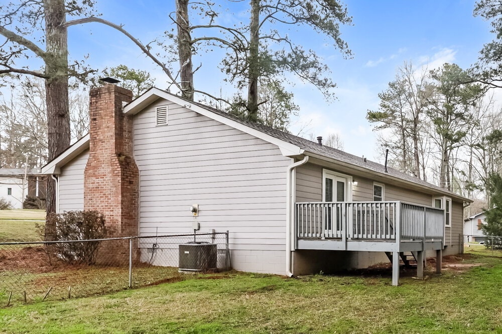 Building Photo - 661 Greenview Ave SE