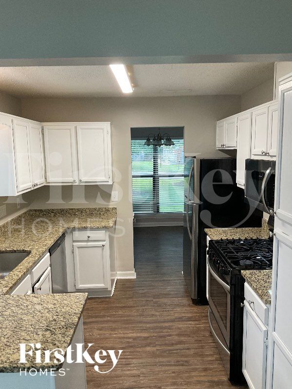 Building Photo - 6237 Danbrooke Pk Dr