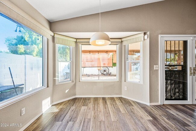 Building Photo - 473 W Smoke Tree Rd