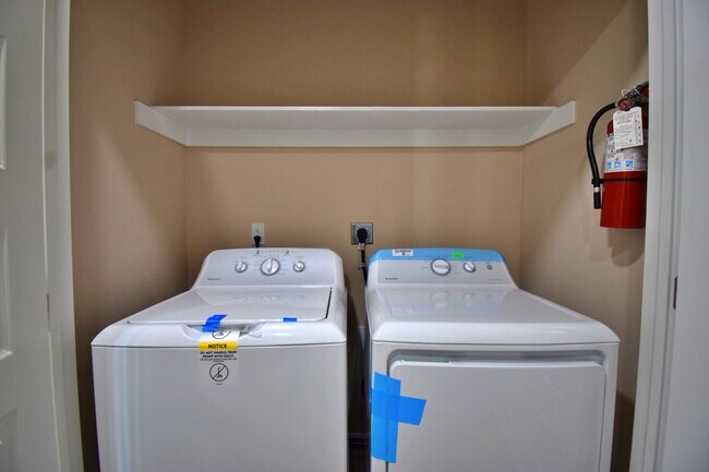 Building Photo - 2922 W Kenwood St