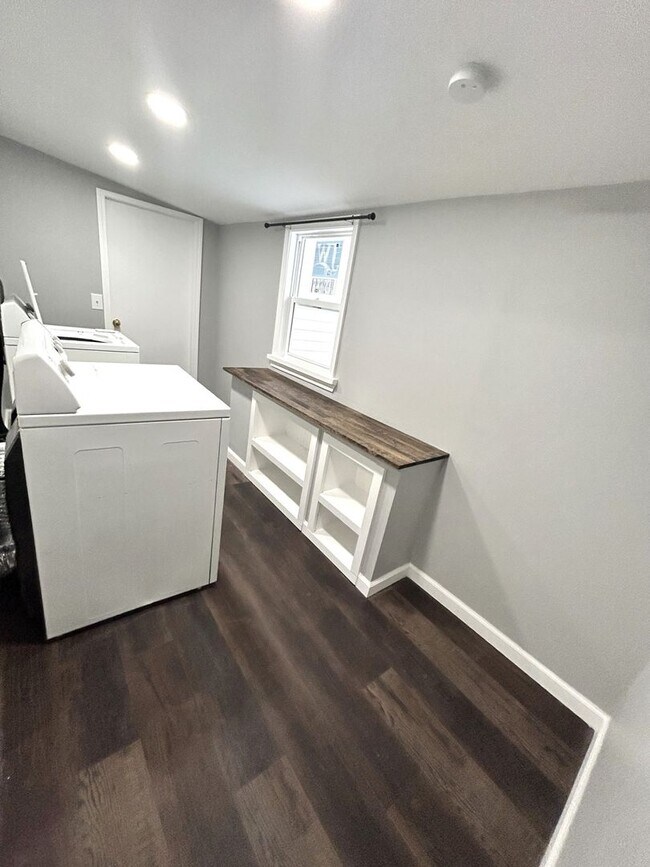 Building Photo - 2941 S 10th St