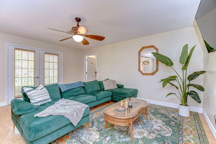 Living room - 5114 33rd St E
