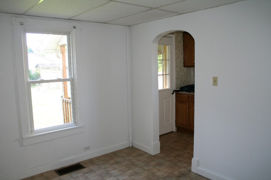 Dining Rm looking into Kitchen - 2224 Lincoln St