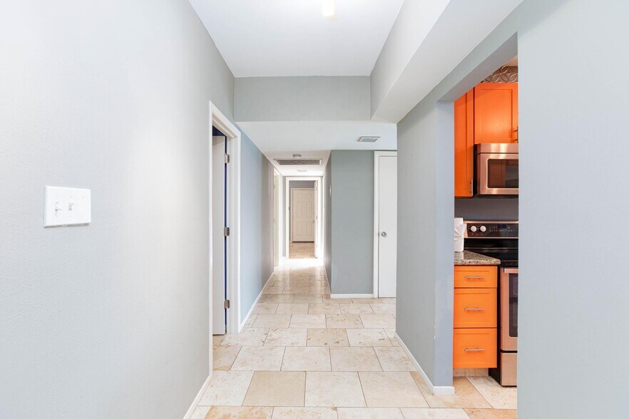 Building Photo - 1443 Aztec Way