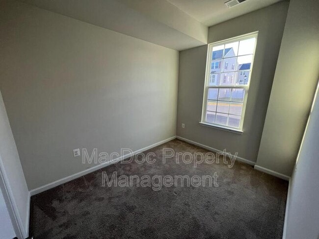 Building Photo - 505 Rolling Valley Dr