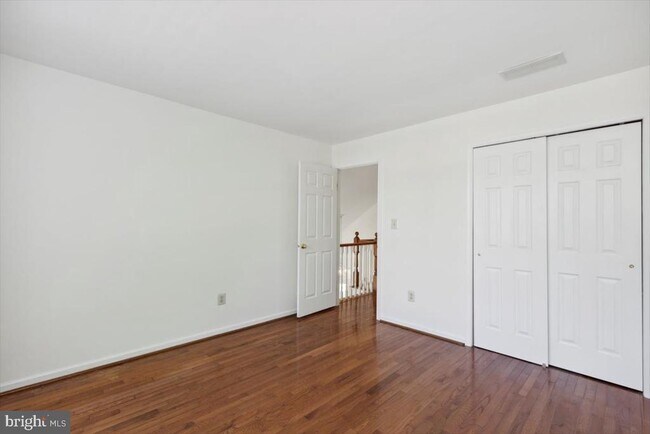 Building Photo - 146 Canterbury Ln