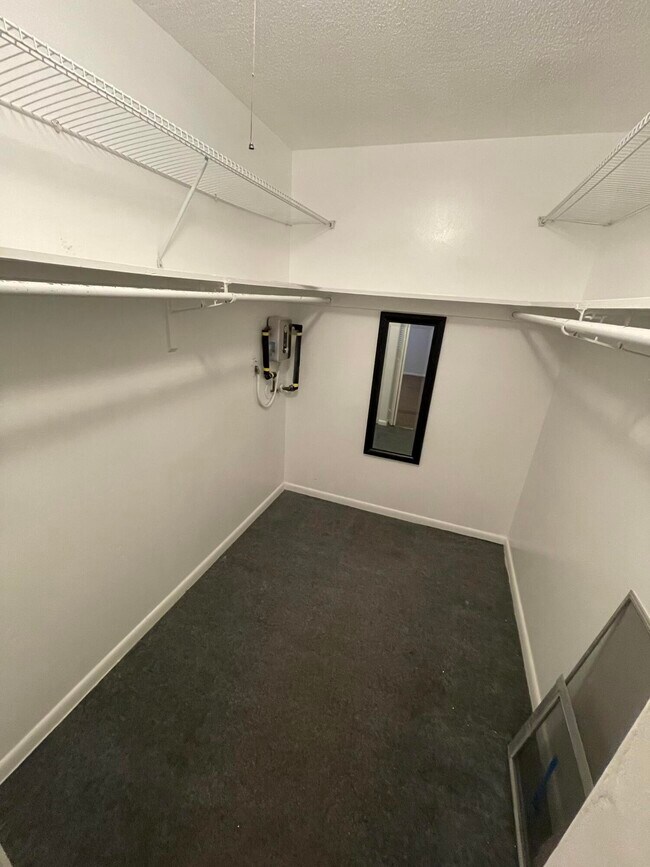 Building Photo - 301 W Ocean Ave