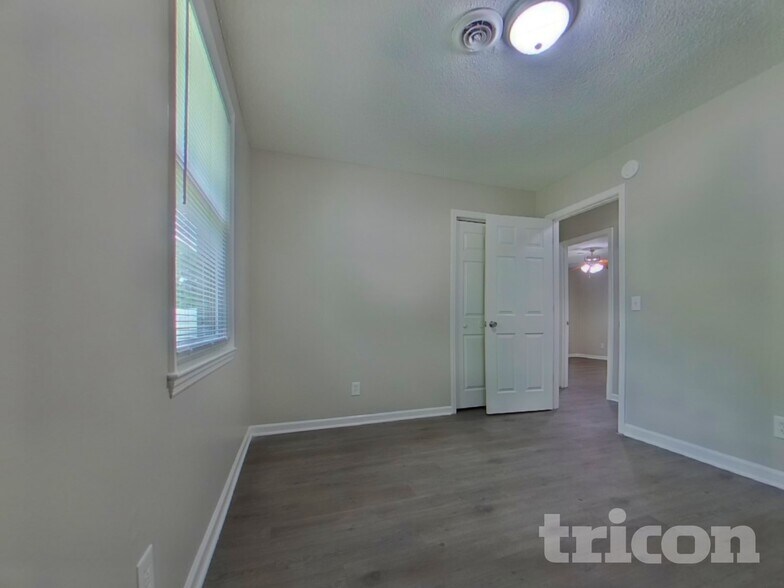 Building Photo - 2308 S Partridge Cir