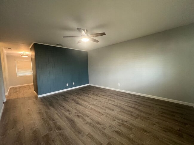 Building Photo - Fully Renovated 2 Bedroom 1.5 Bath Port Orange Home Available Now