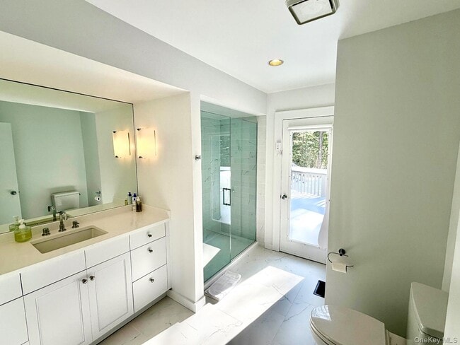 Building Photo - 33 Oakhill Ln