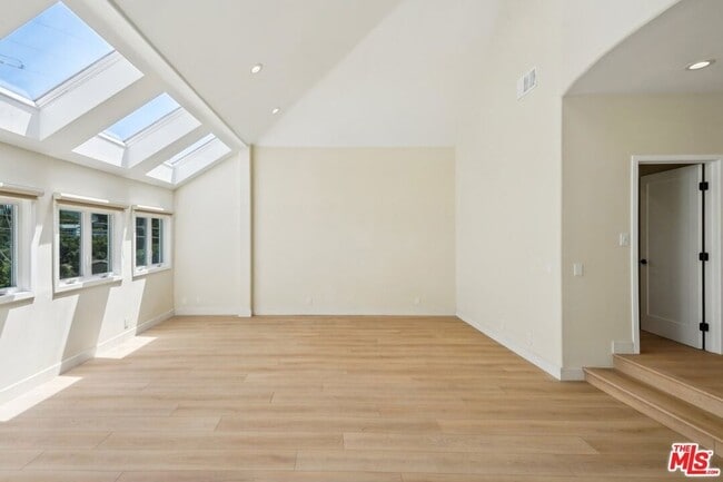 Building Photo - 5131 Campo Rd