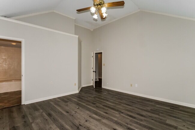 Building Photo - 6688 Millgrove Park Dr