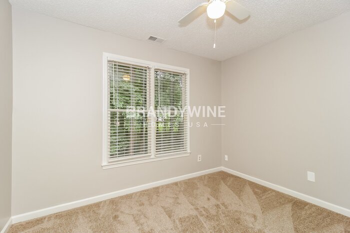 Building Photo - 244 Dene Dr
