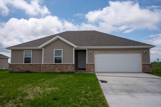 Building Photo - Brand new 3 bedroom home in Bolivar, MO