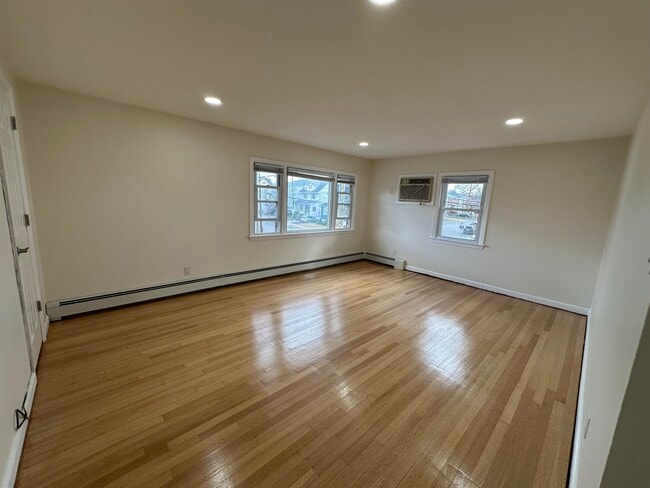 Building Photo - 368 New York Ave