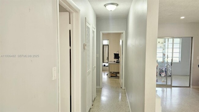 Building Photo - 9721 SW 37th Terrace