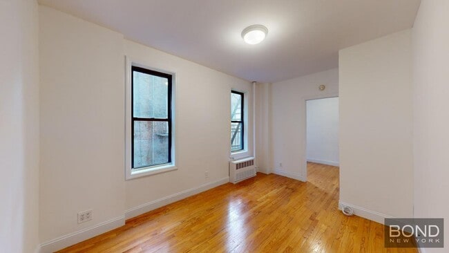 Building Photo - 425 E 65th St