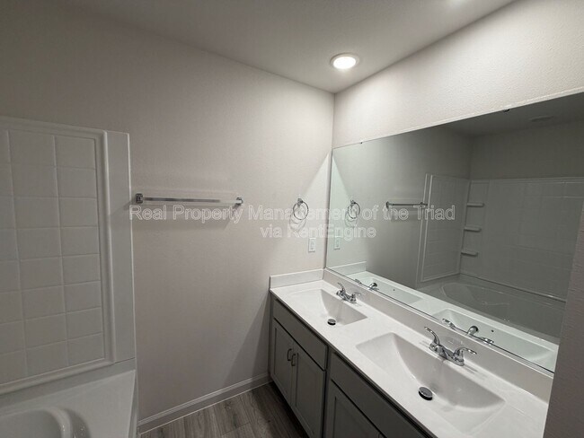 Building Photo - 3505 Marksbury Dr