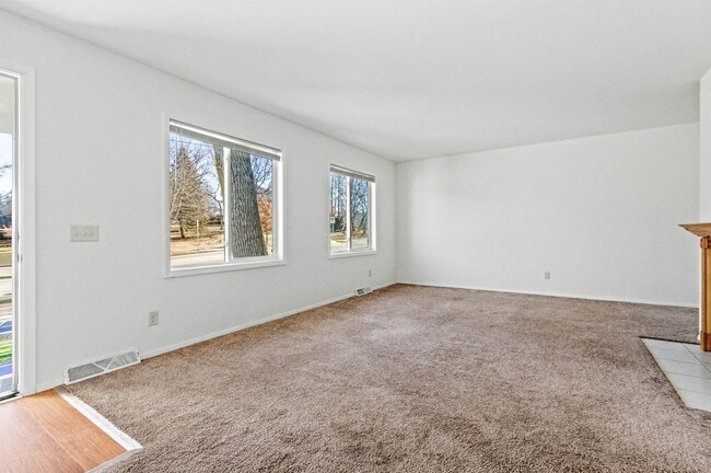 Building Photo - 1302 N Gammon Rd