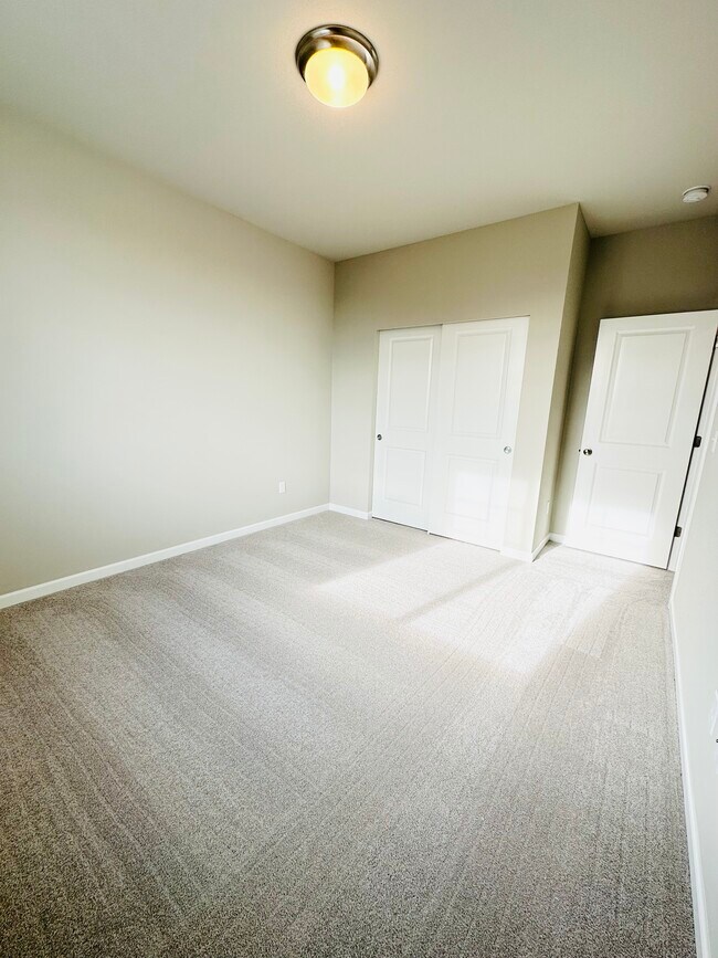 Building Photo - 3719 85th Ave NE