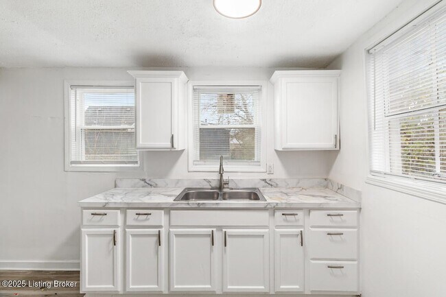 Building Photo - 2604 Hale Ave