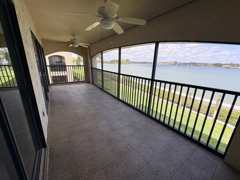 Building Photo - 444 Bouchelle Dr