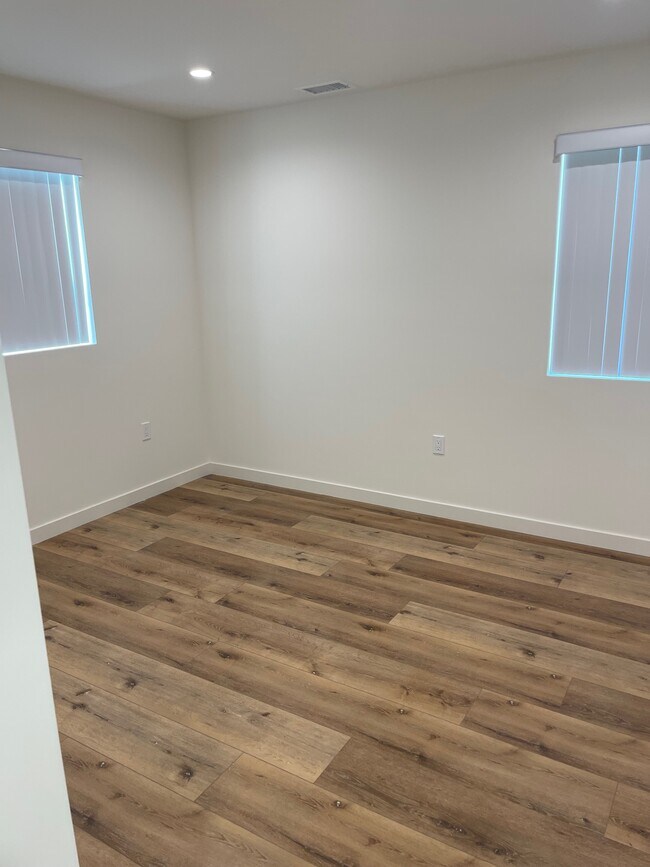 Building Photo - 7452 Loma Verde Ave