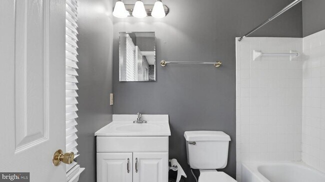 Building Photo - 2628 Deer Ridge Dr