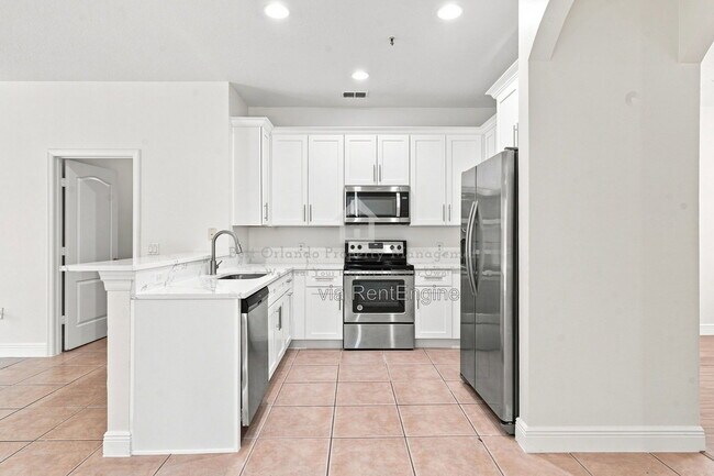 Building Photo - 10402 Eastpark Lake Dr