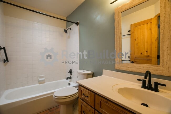 Building Photo - CALL US TODAY AT (505) 808-6467 TO SCHEDUL...