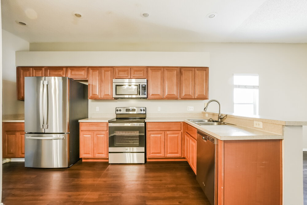 Building Photo - 83 Knights Hollow Dr