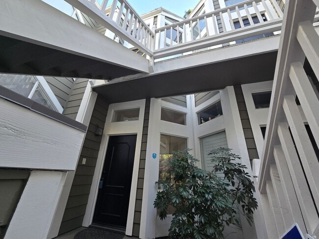 Building Photo - COSTA MESA 2 BEDROOM, 2 BATHROOM CONDO $3,200 (BRISTOL & BAKER)