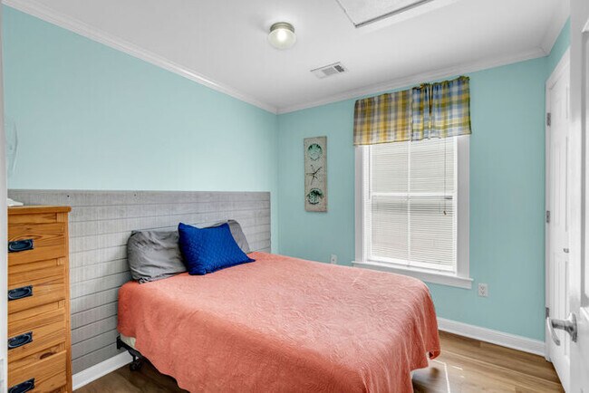 Building Photo - 171 Paradise Ave