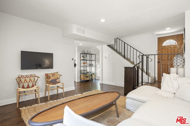 Building Photo - 27462 Country Glen Rd