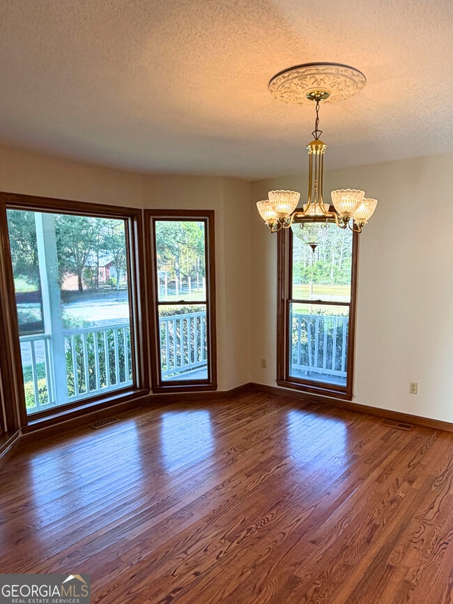 Building Photo - 1818 Union Carbide Rd